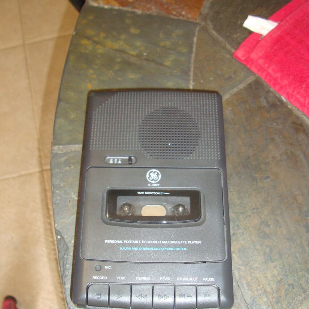 GE Battery Operated Cassette Recorder and Player 3-5027